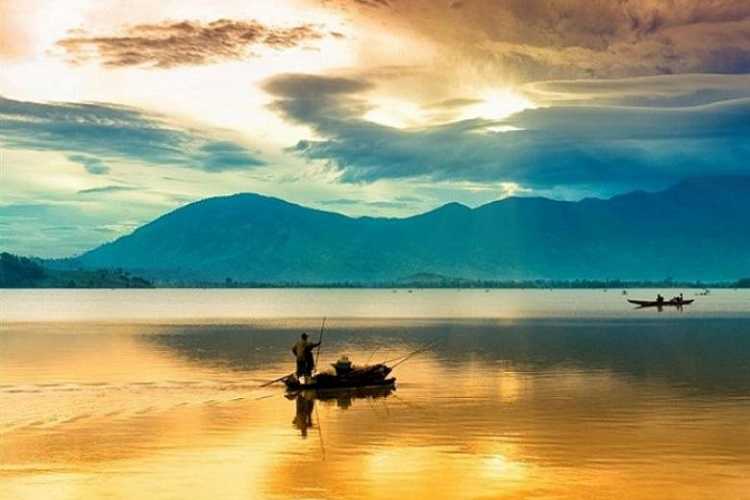 Lắk Lake, a peaceful spot in the Central Highlands