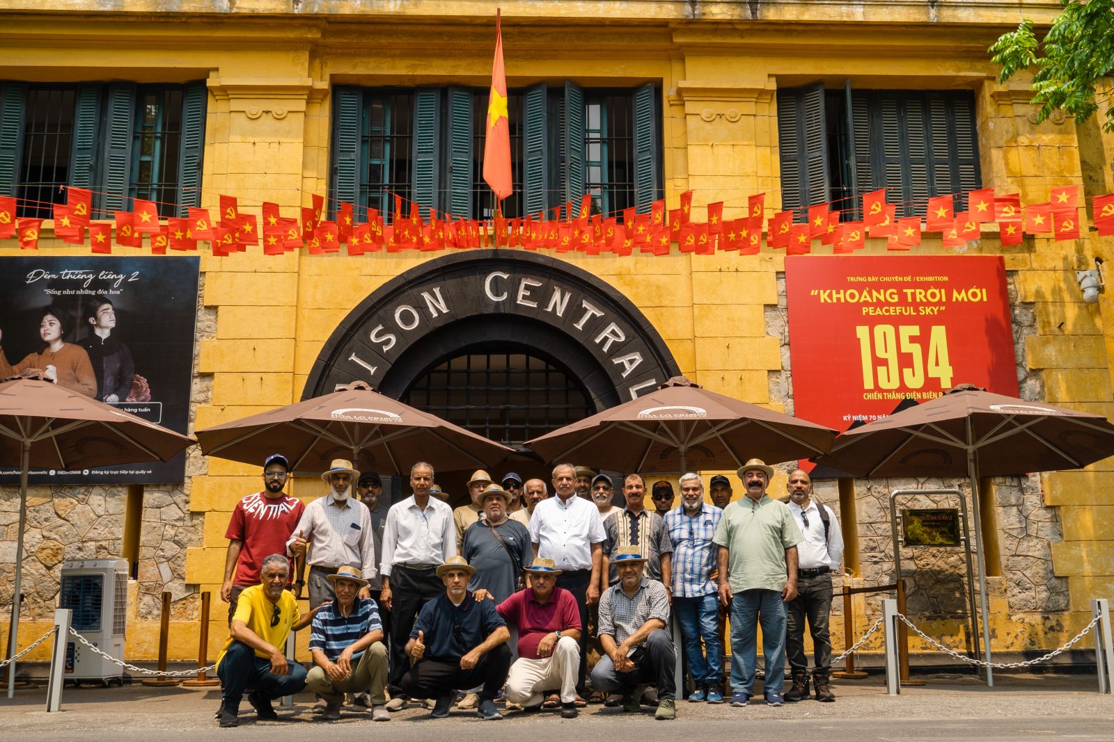 جولة استكشف هانوي مع مجموعة من السياح العمانيين: استمتع بتجربة التاريخ والثقافة الفريدة