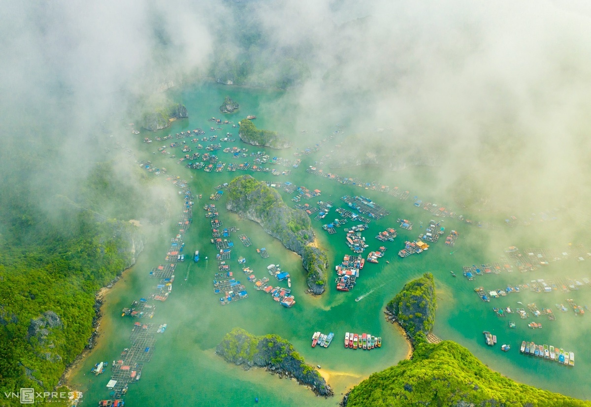 Bird-eye views accentuate paradisiacal beauty of Lan Ha Bay