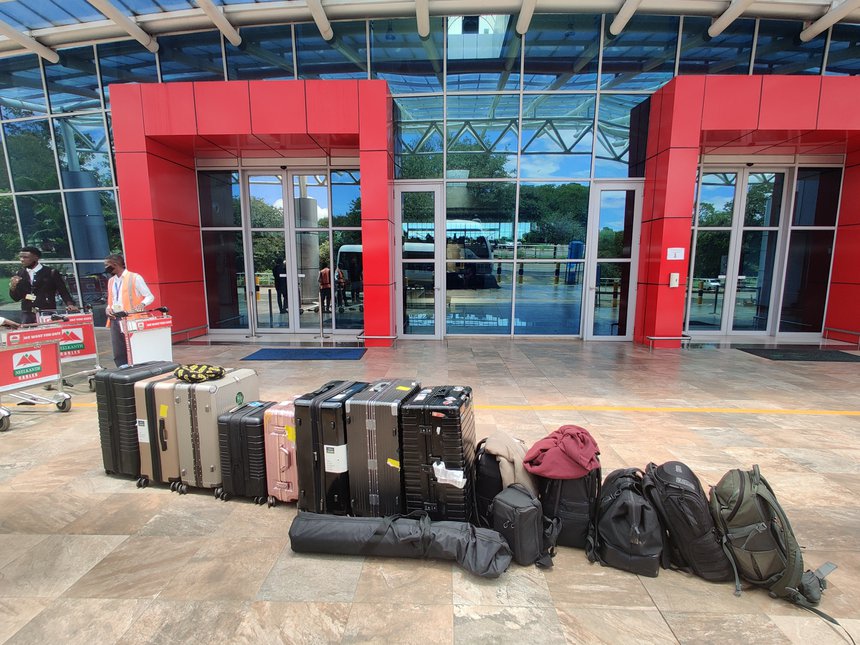 Số hành lý của đoàn từ Thái Lan sang châu Phi.