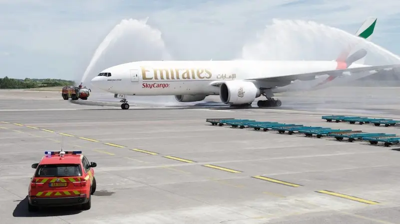 الإمارات للشحن الجوي تتسلم طائرة جديدة